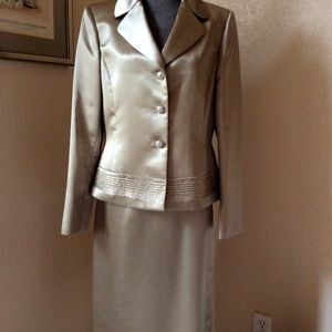 NWT Kasper Taupe and Silver Shimmery  Jacket and skirt suit